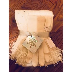 NWT New York & Co soft white scarf & gloves set